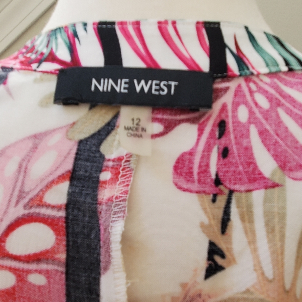 NINE WEST RUFFLE SLEEVE DRESS - Picture 8 of 9